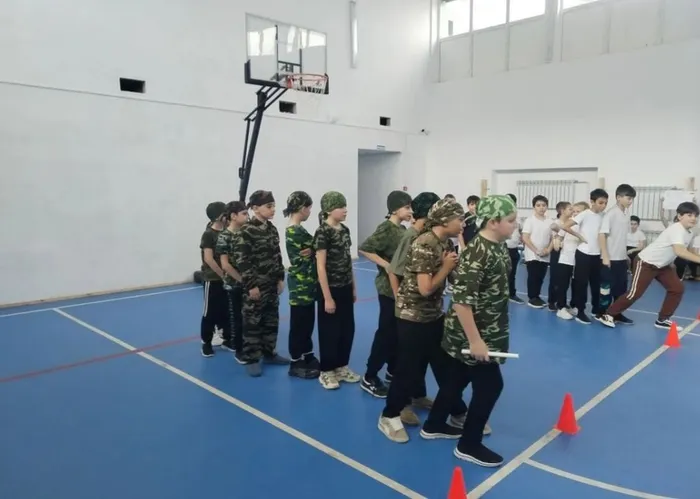 А ну-ка, мальчики