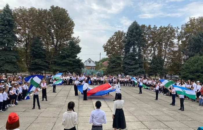 photo_5229039992330894910_y