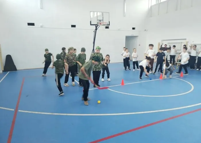 А ну-ка, мальчики