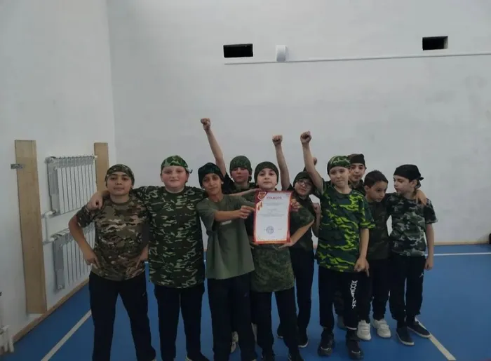 А ну-ка, мальчики